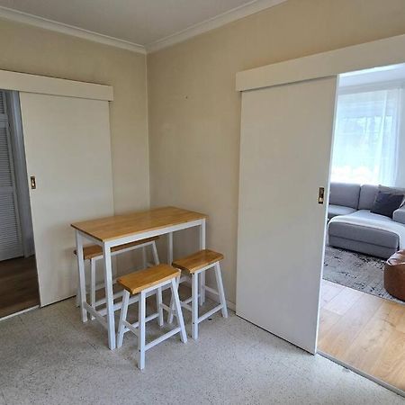 Elsternwick Easy Living - 2 Bedroom Sleeping 4 ملبورن المظهر الخارجي الصورة