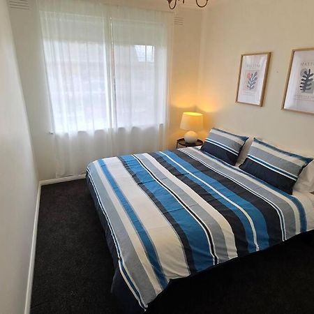 Elsternwick Easy Living - 2 Bedroom Sleeping 4 ملبورن المظهر الخارجي الصورة
