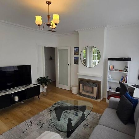 Elsternwick Easy Living - 2 Bedroom Sleeping 4 ملبورن المظهر الخارجي الصورة