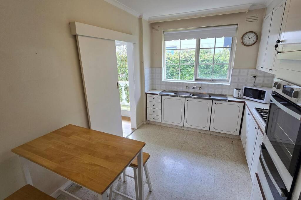 Elsternwick Easy Living - 2 Bedroom Sleeping 4 ملبورن المظهر الخارجي الصورة