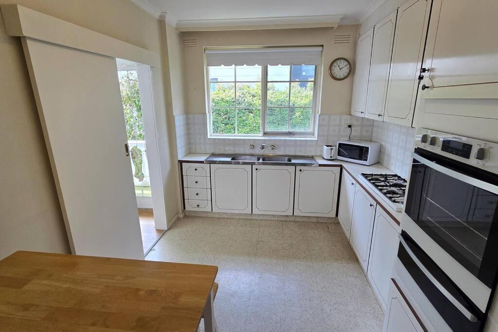 Elsternwick Easy Living - 2 Bedroom Sleeping 4 ملبورن المظهر الخارجي الصورة