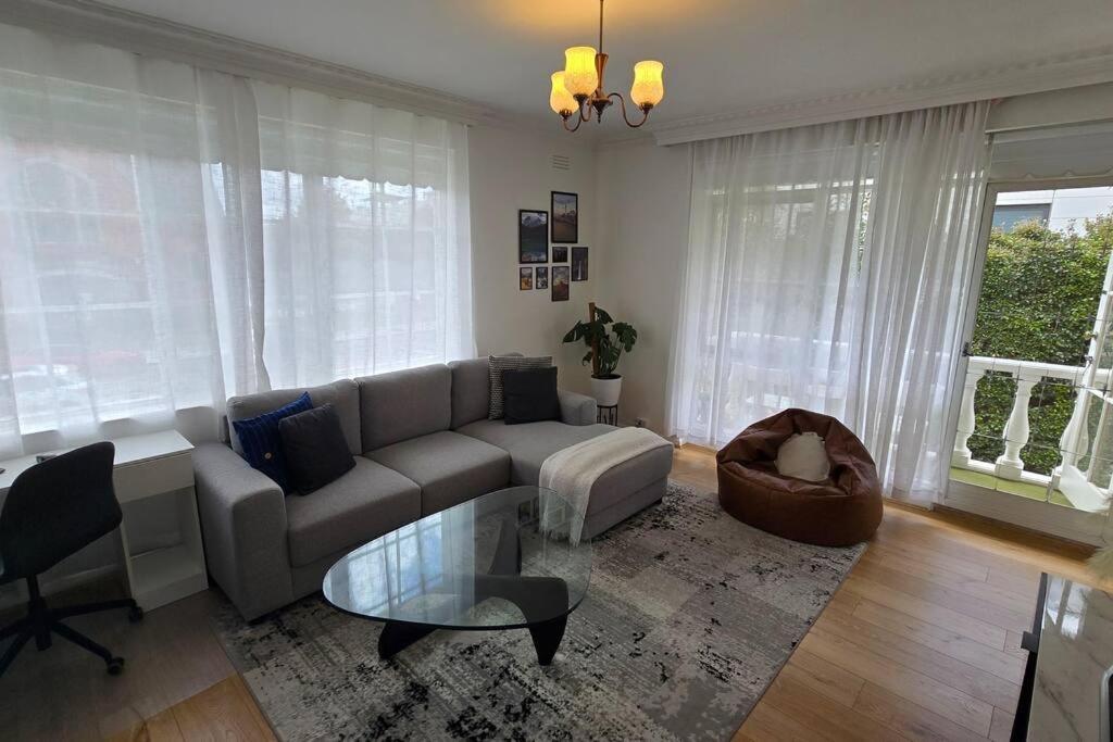 Elsternwick Easy Living - 2 Bedroom Sleeping 4 ملبورن المظهر الخارجي الصورة