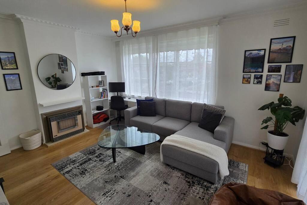 Elsternwick Easy Living - 2 Bedroom Sleeping 4 ملبورن المظهر الخارجي الصورة